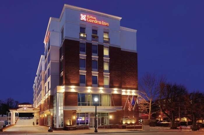 Hilton Garden Inn Falls Church Exterior